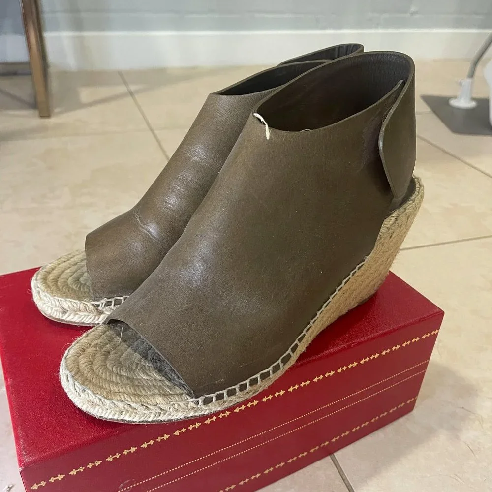 Celine Shoes - Picture 5 of 7